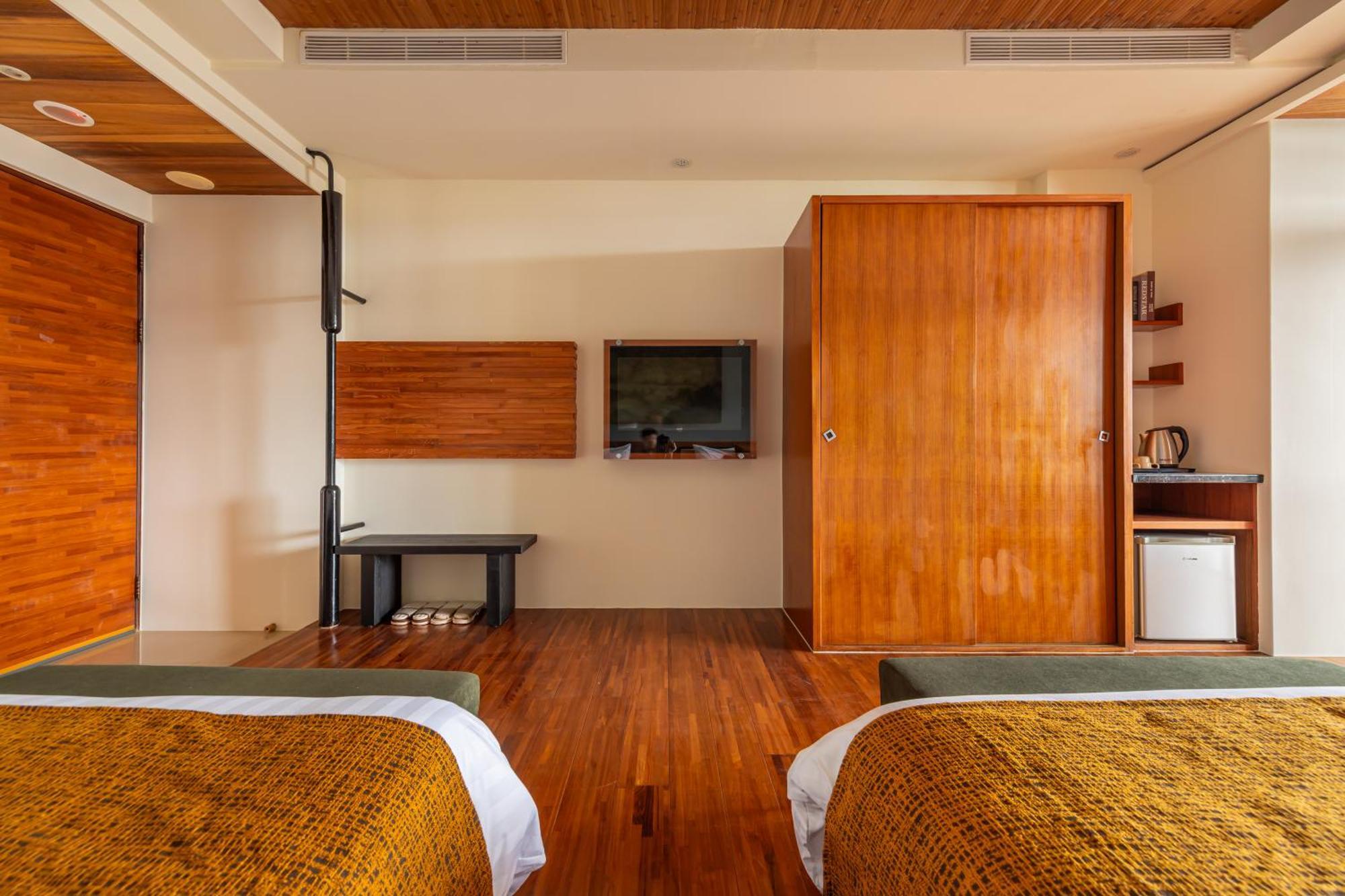 Sun Moon Lake Itathao Vacation Inn With Elevator Yuchi Exterior photo