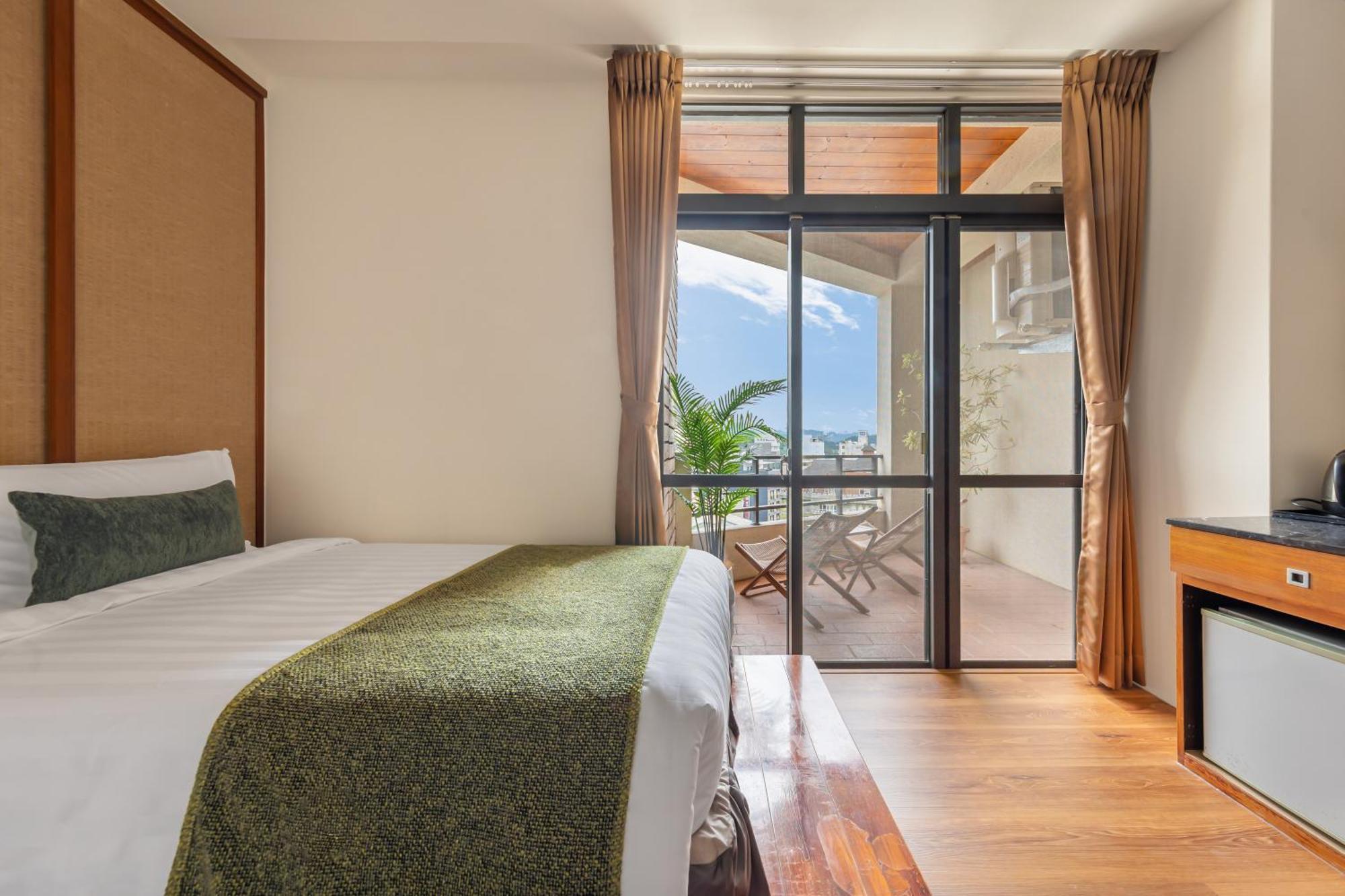 Sun Moon Lake Itathao Vacation Inn With Elevator Yuchi Exterior photo
