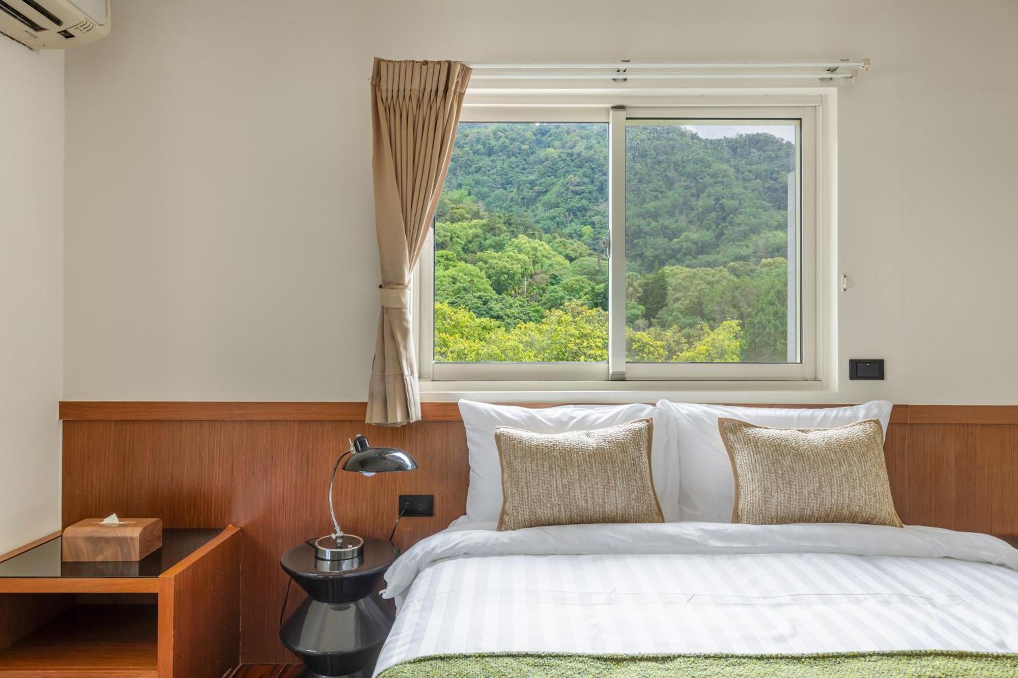 Sun Moon Lake Itathao Vacation Inn With Elevator Yuchi Exterior photo