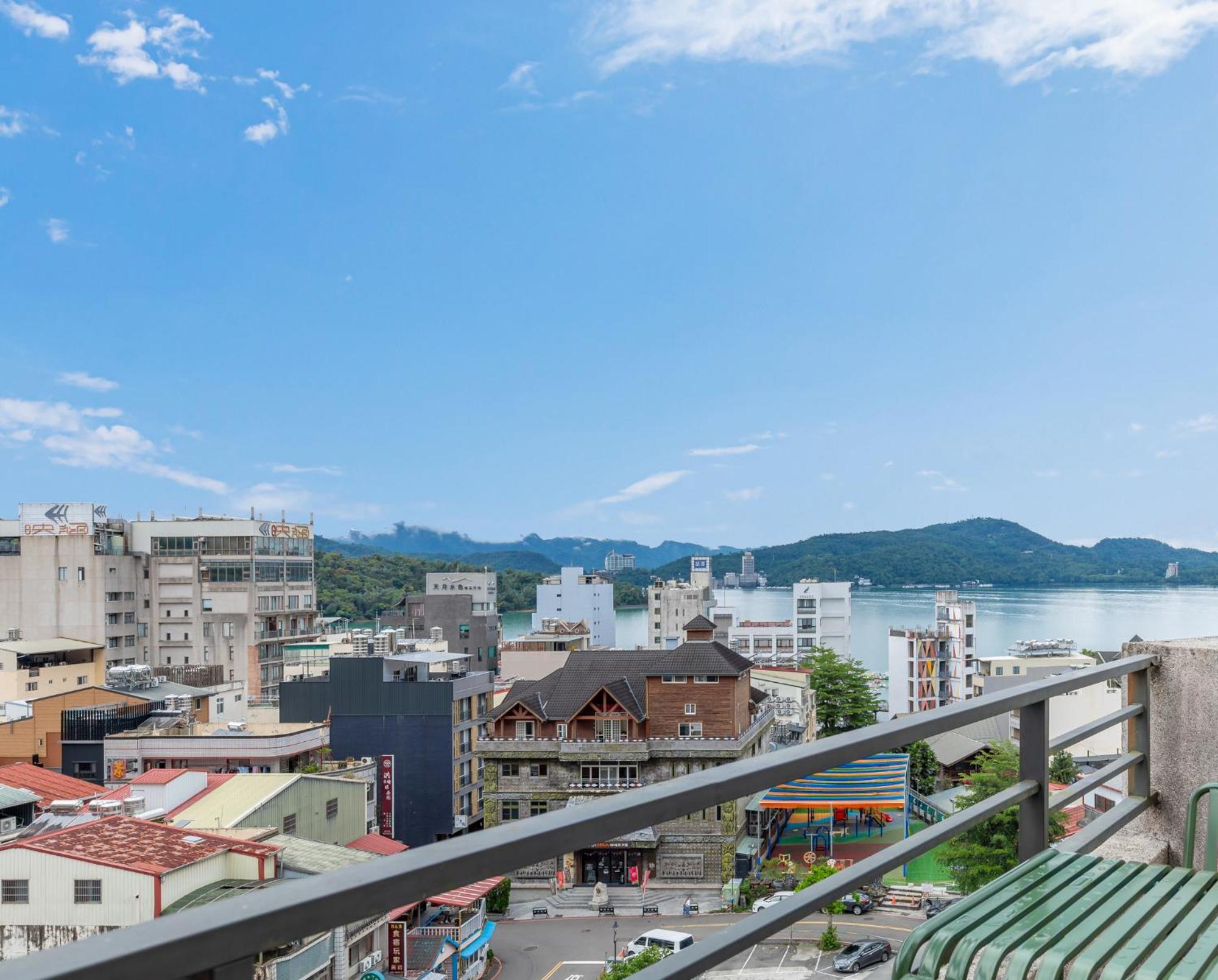 Sun Moon Lake Itathao Vacation Inn With Elevator Yuchi Exterior photo